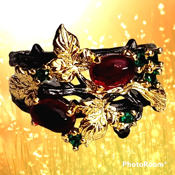 Beautiful black gold ✨️ twig band & gold leaf zircon ring size 7. - Picture 3 of 7